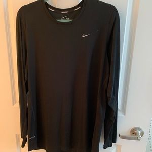 Nike women’s long sleeve dry fit shirt